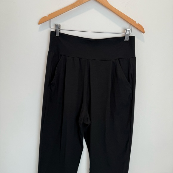 Vuori lux at ease pants harem pant  size M - Picture 3 of 10
